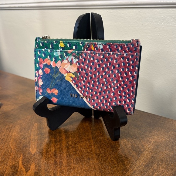 🔥LOW START TED BAKER London Painted Floral Hassiee Wallet. - Picture 10 of 10